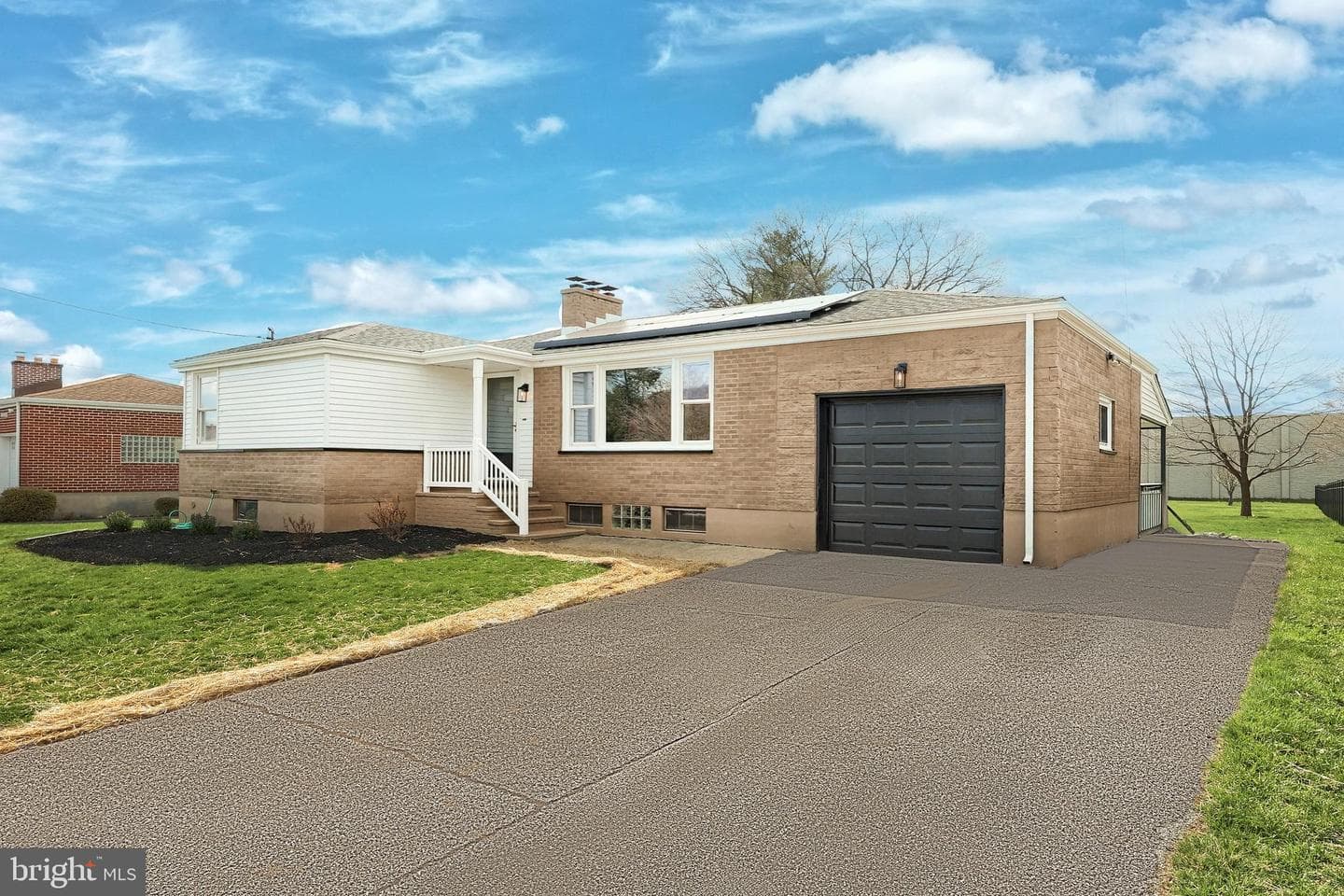 2740 Clearbrook Boulevard photo 2