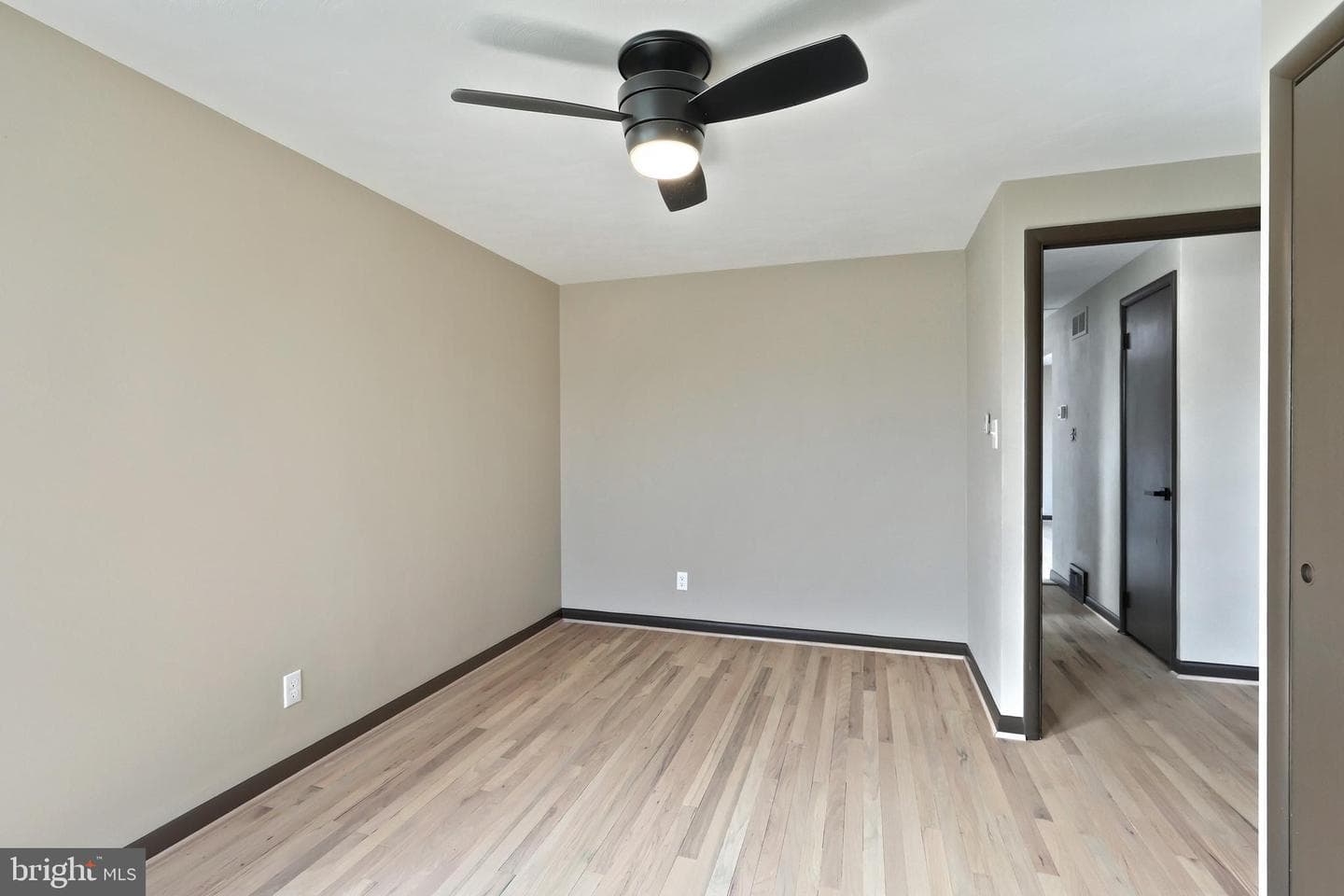 2740 Clearbrook Boulevard photo 23