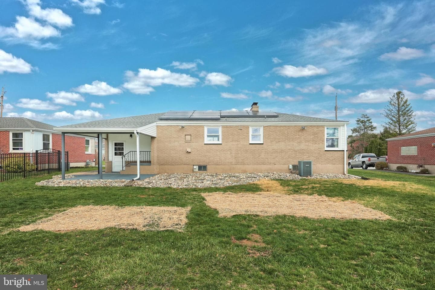 2740 Clearbrook Boulevard photo 4