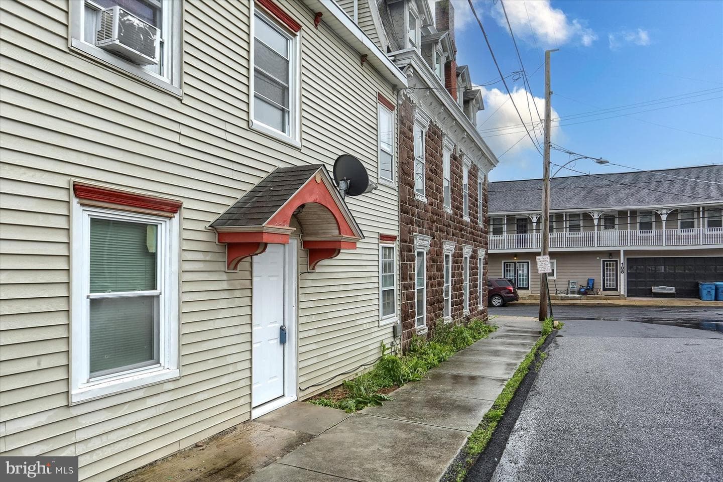 107 W Front Street photo 2