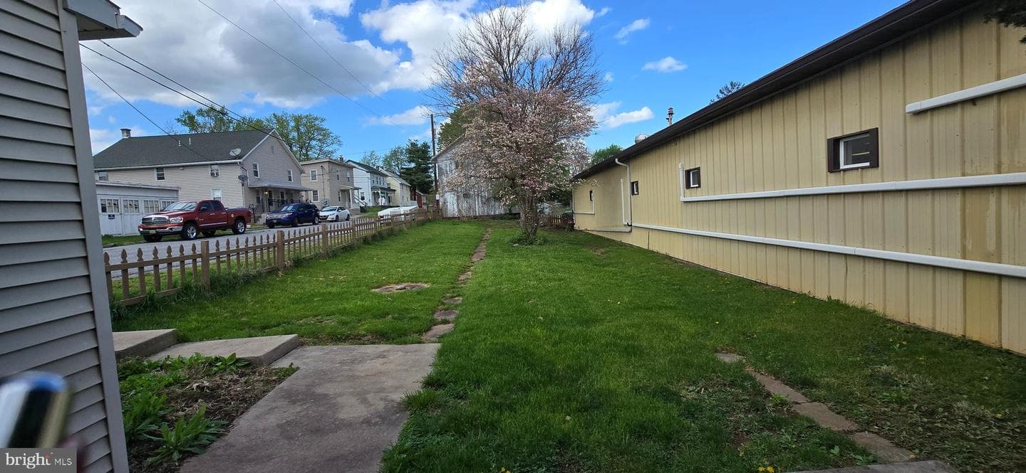 107 W Front Street photo 39