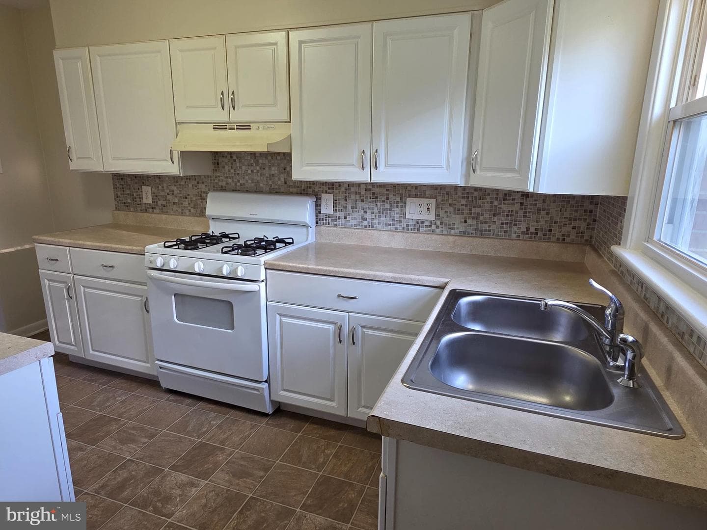216 S Sunset Drive photo 19