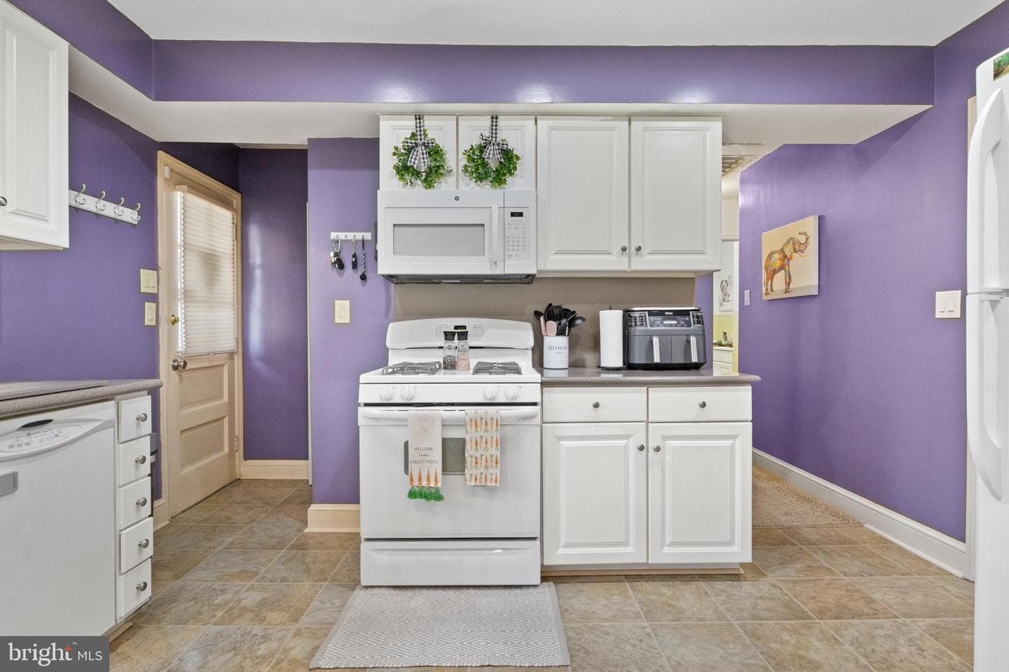 2034 Stanton Street photo 16
