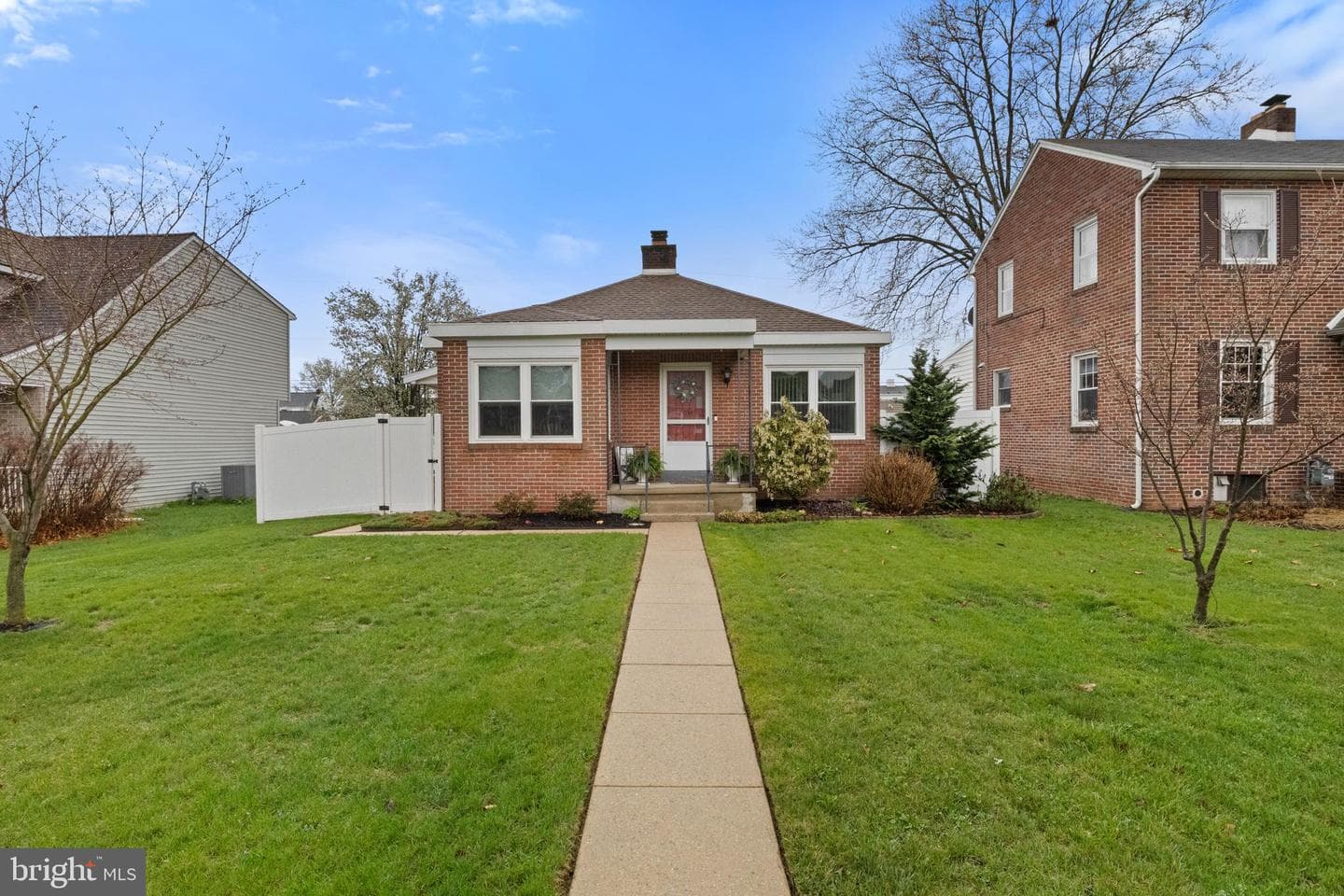2034 Stanton Street photo 22