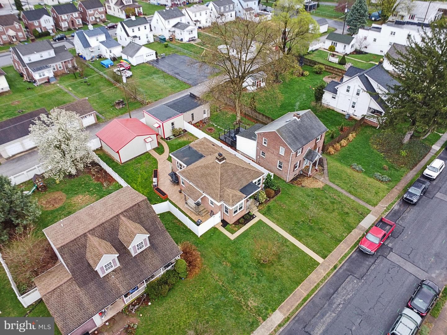 2034 Stanton Street photo 31
