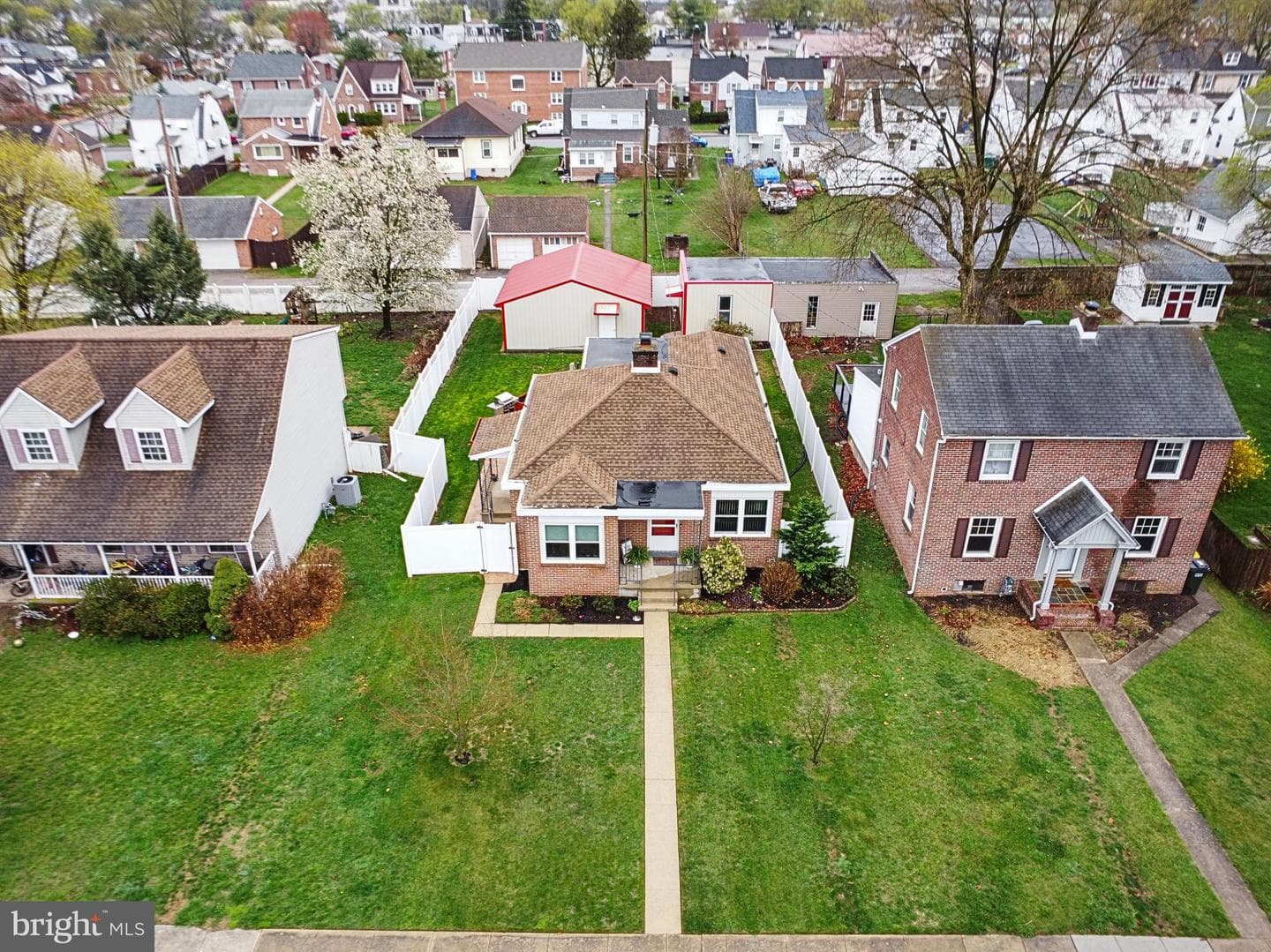2034 Stanton Street photo 32
