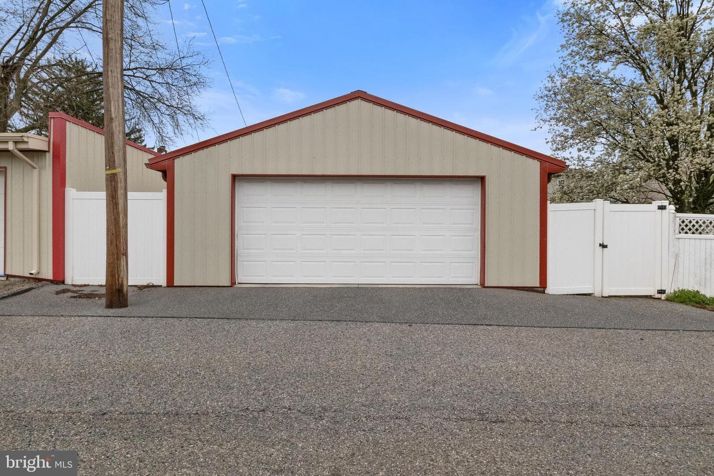 2034 Stanton Street photo 33