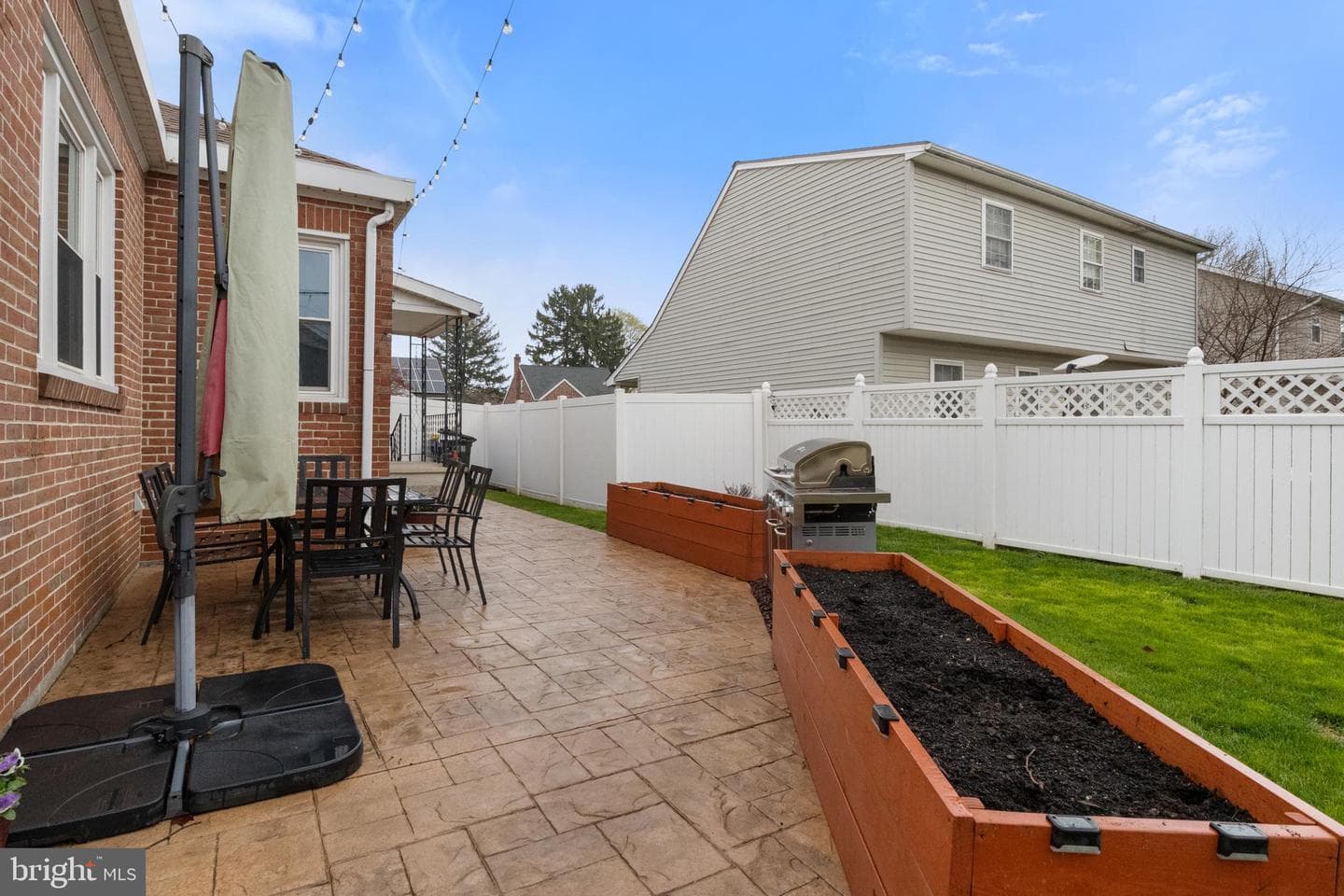 2034 Stanton Street photo 37