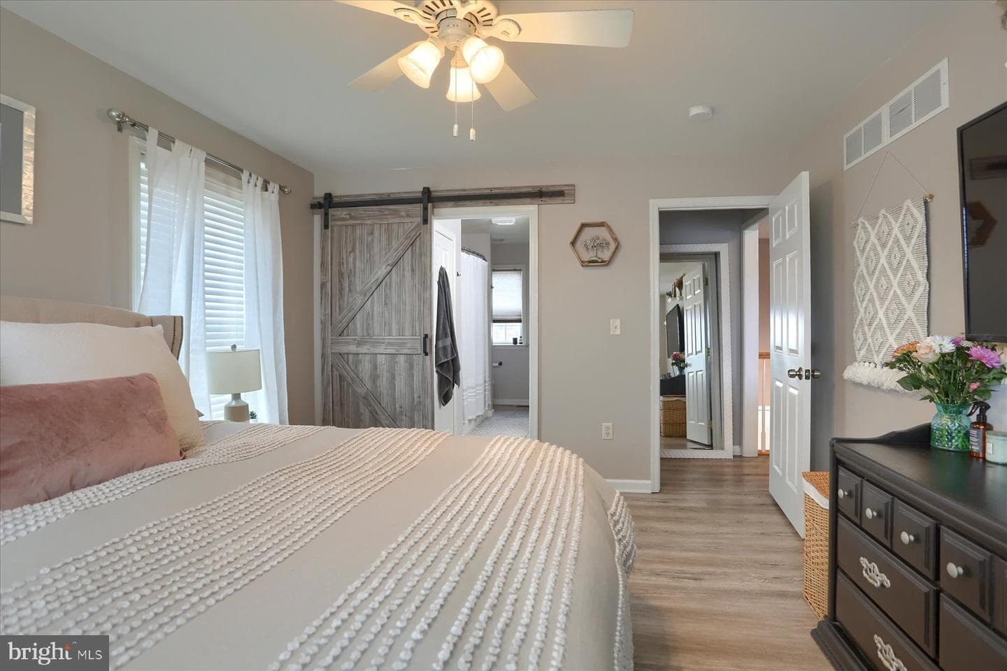 110 Hollow Lane photo 11