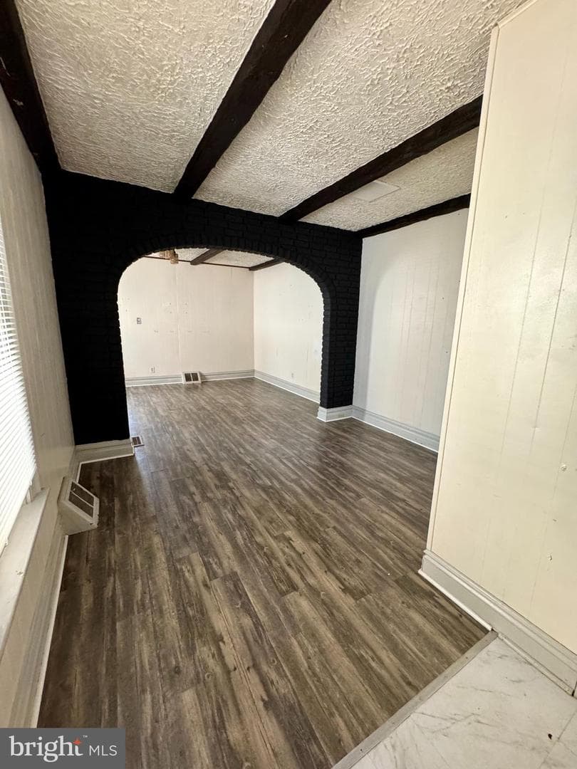 625 E Middle Street photo 11