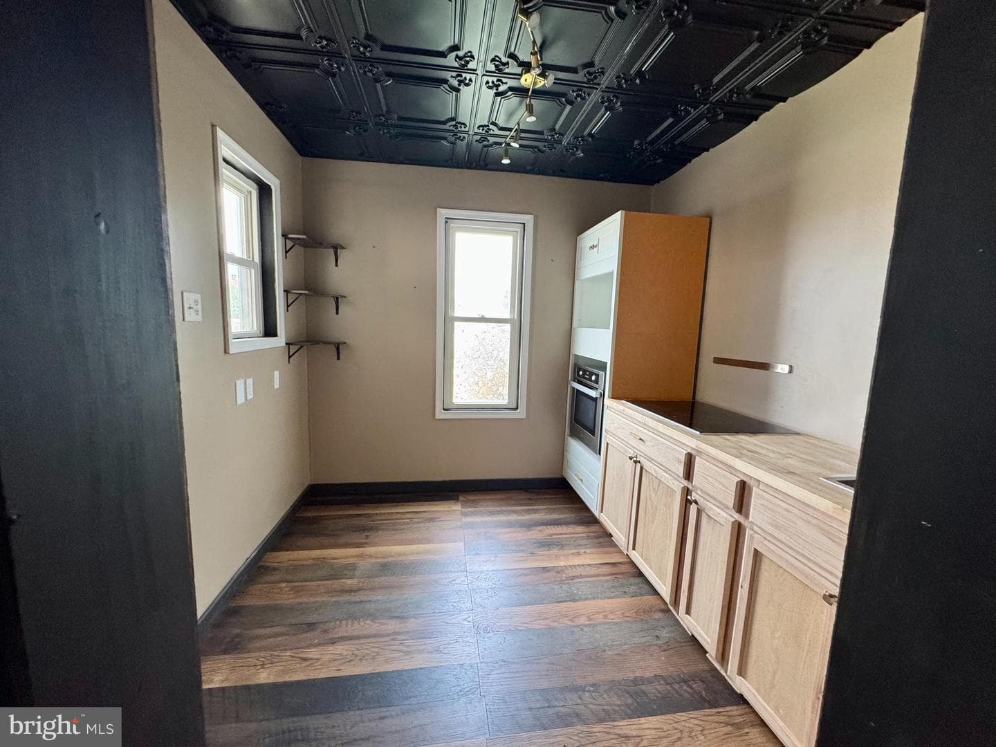 625 E Middle Street photo 15