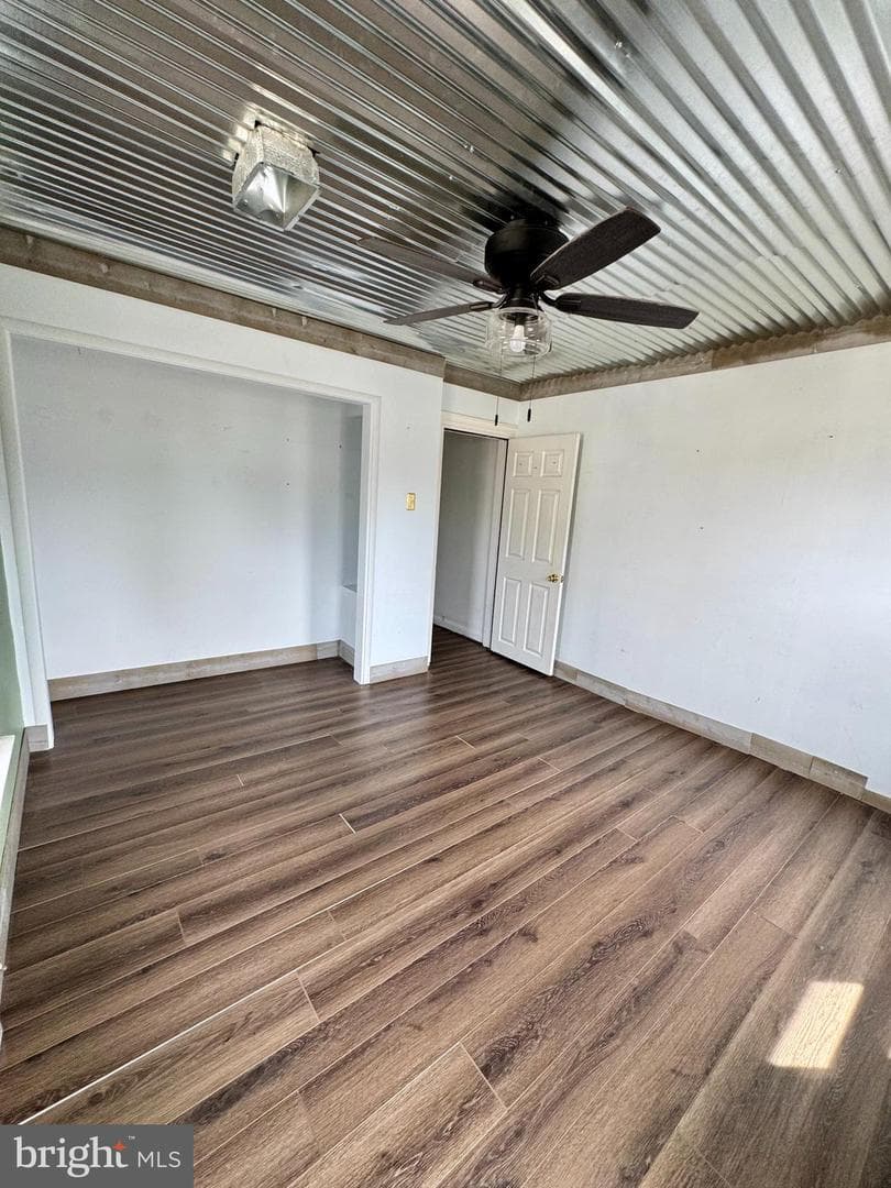 625 E Middle Street photo 18