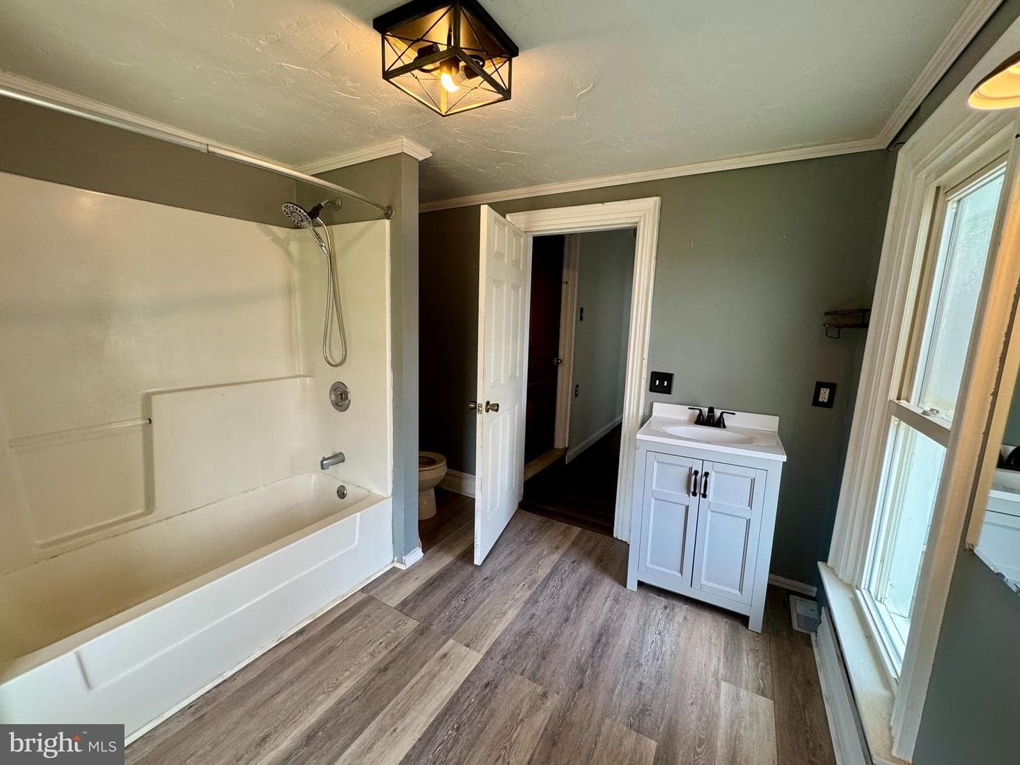 625 E Middle Street photo 23