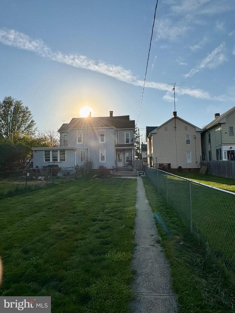 625 E Middle Street photo 3