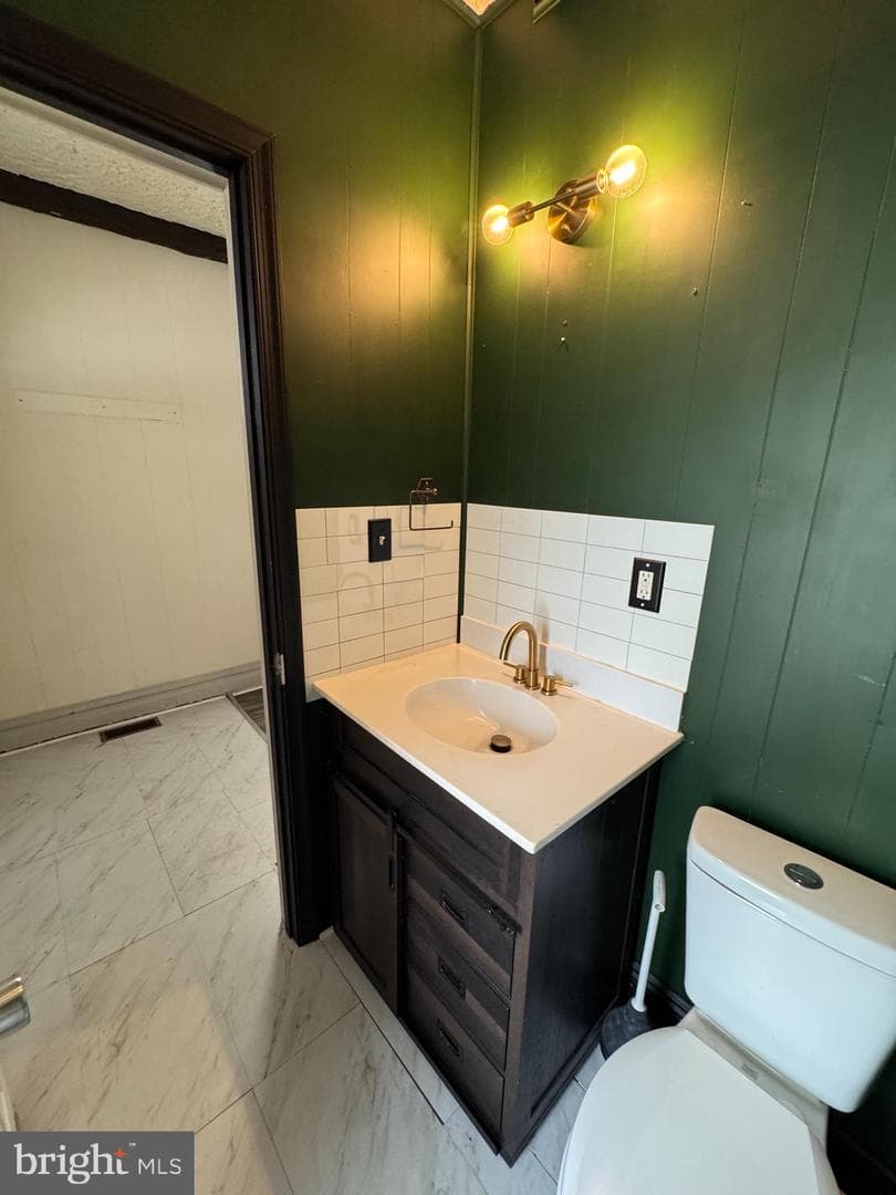 625 E Middle Street photo 7
