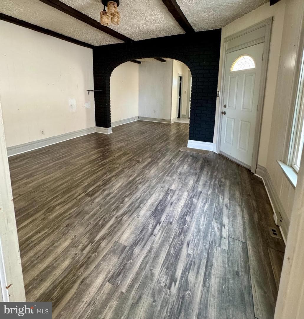 625 E Middle Street photo 9
