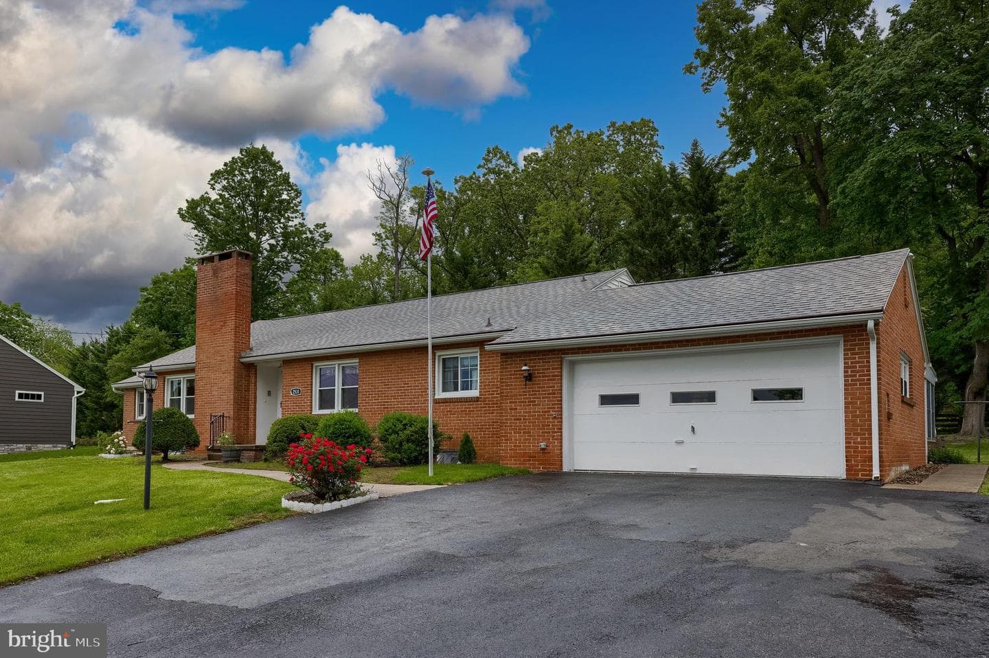 2531 Edgewood Lane photo 3