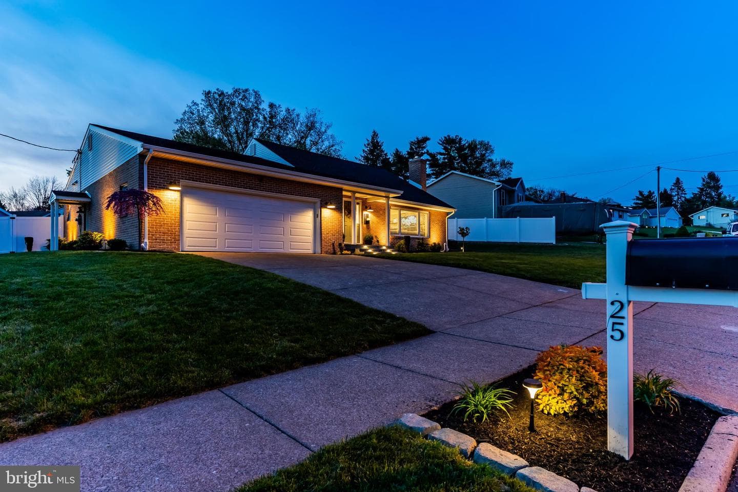 25 Corvair Drive photo 4