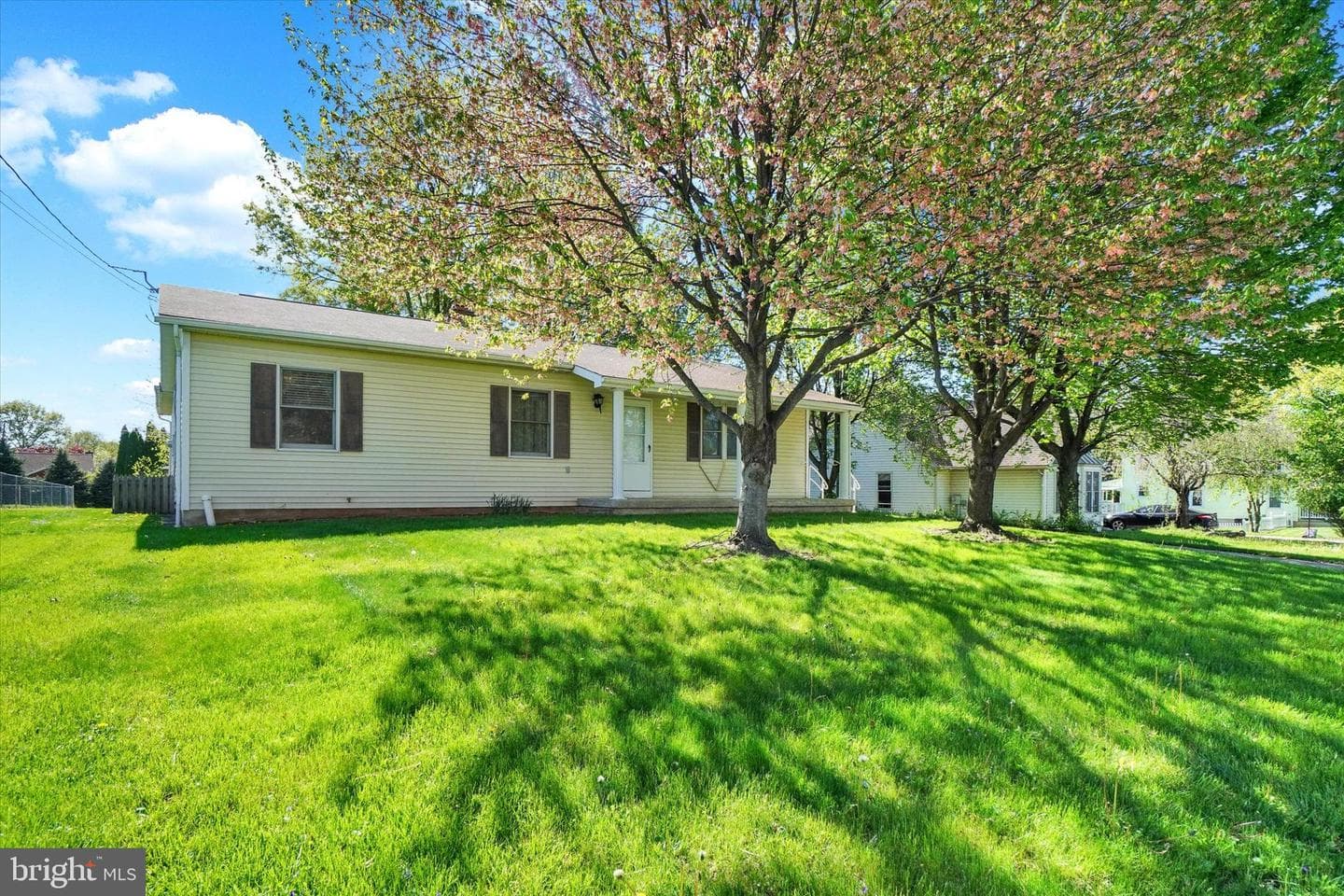 237 Cloverlane Drive photo 2