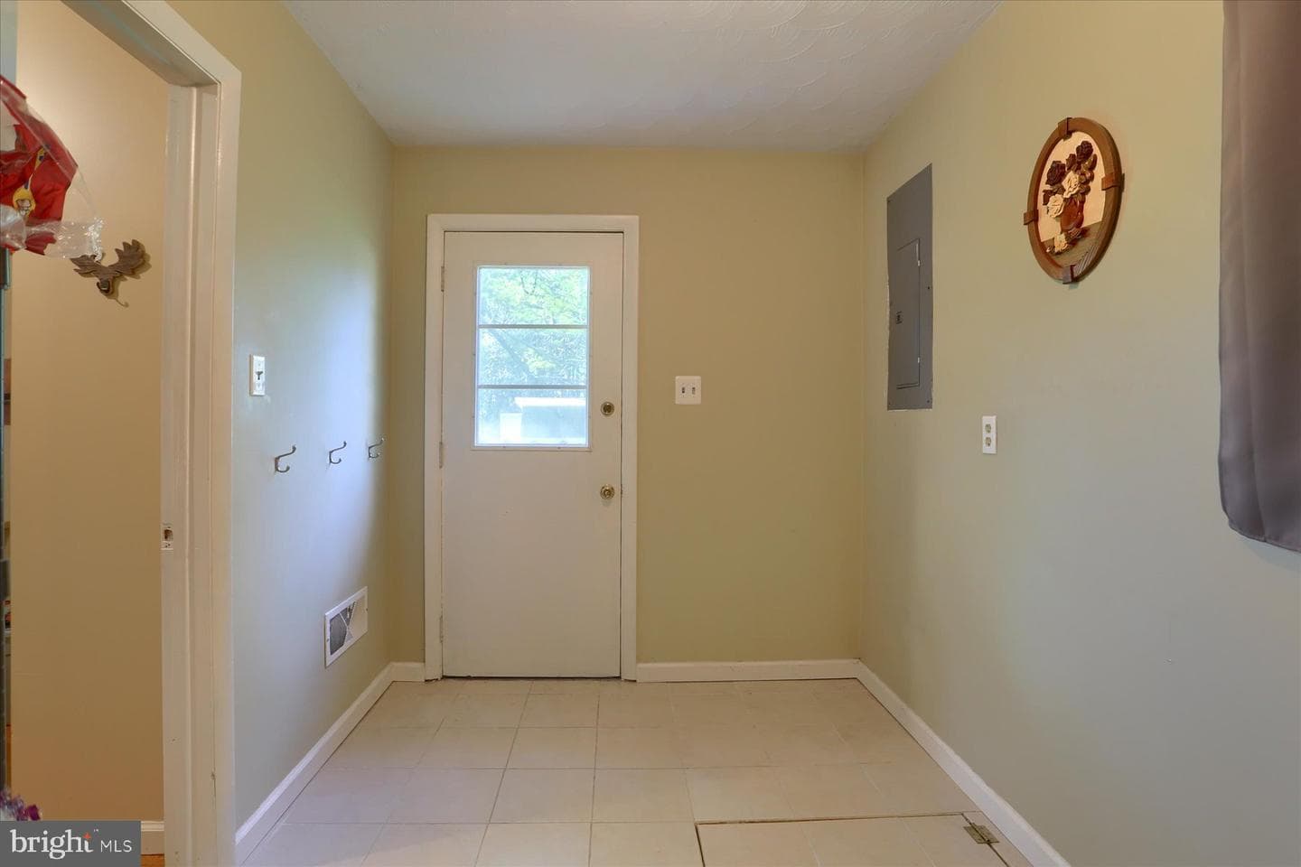 202 Hillcrest Drive photo 15
