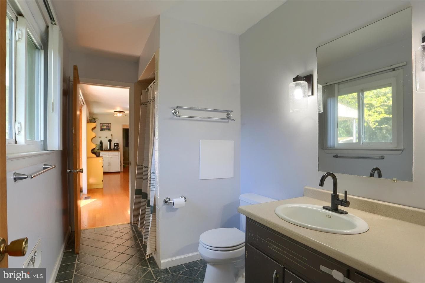 202 Hillcrest Drive photo 24