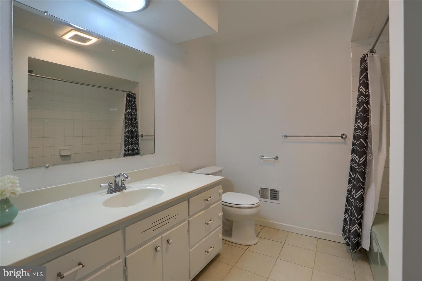 202 Hillcrest Drive photo 25