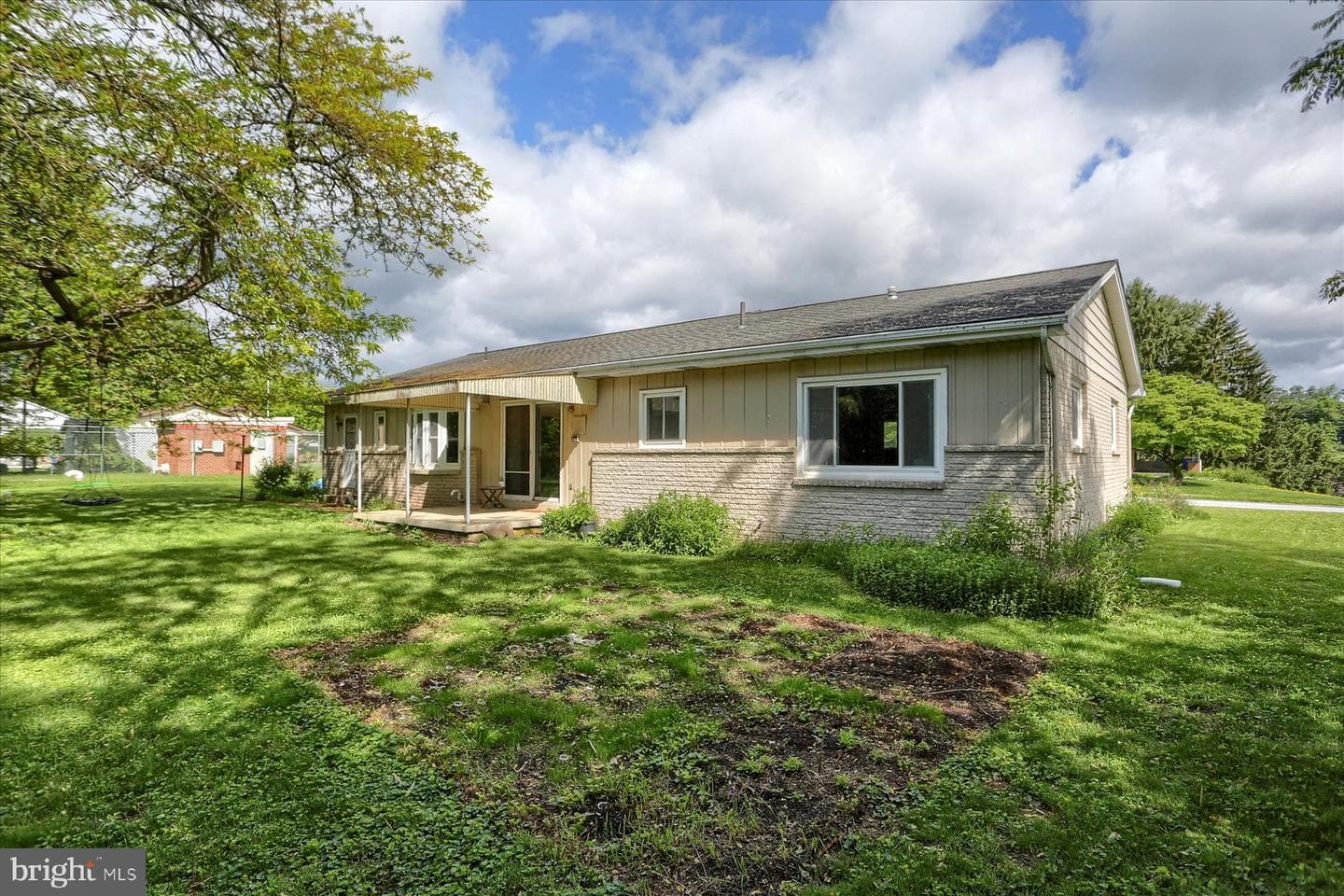 202 Hillcrest Drive photo 28