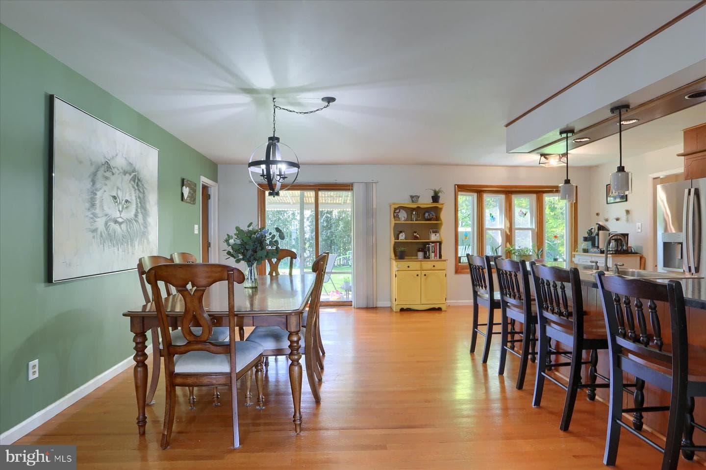 202 Hillcrest Drive photo 4