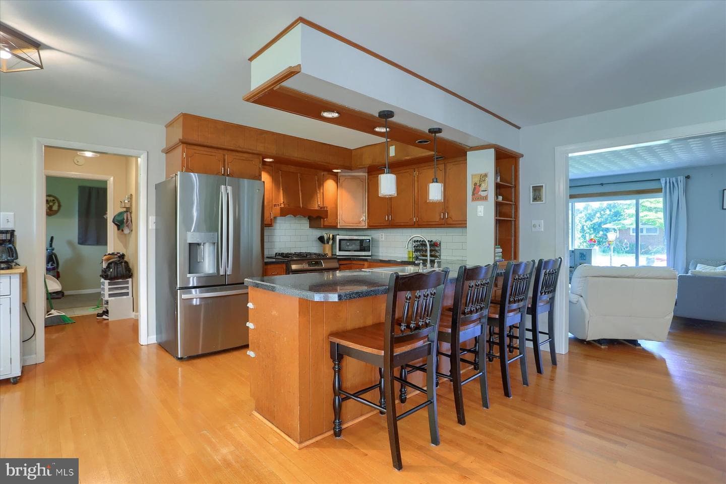 202 Hillcrest Drive photo 5