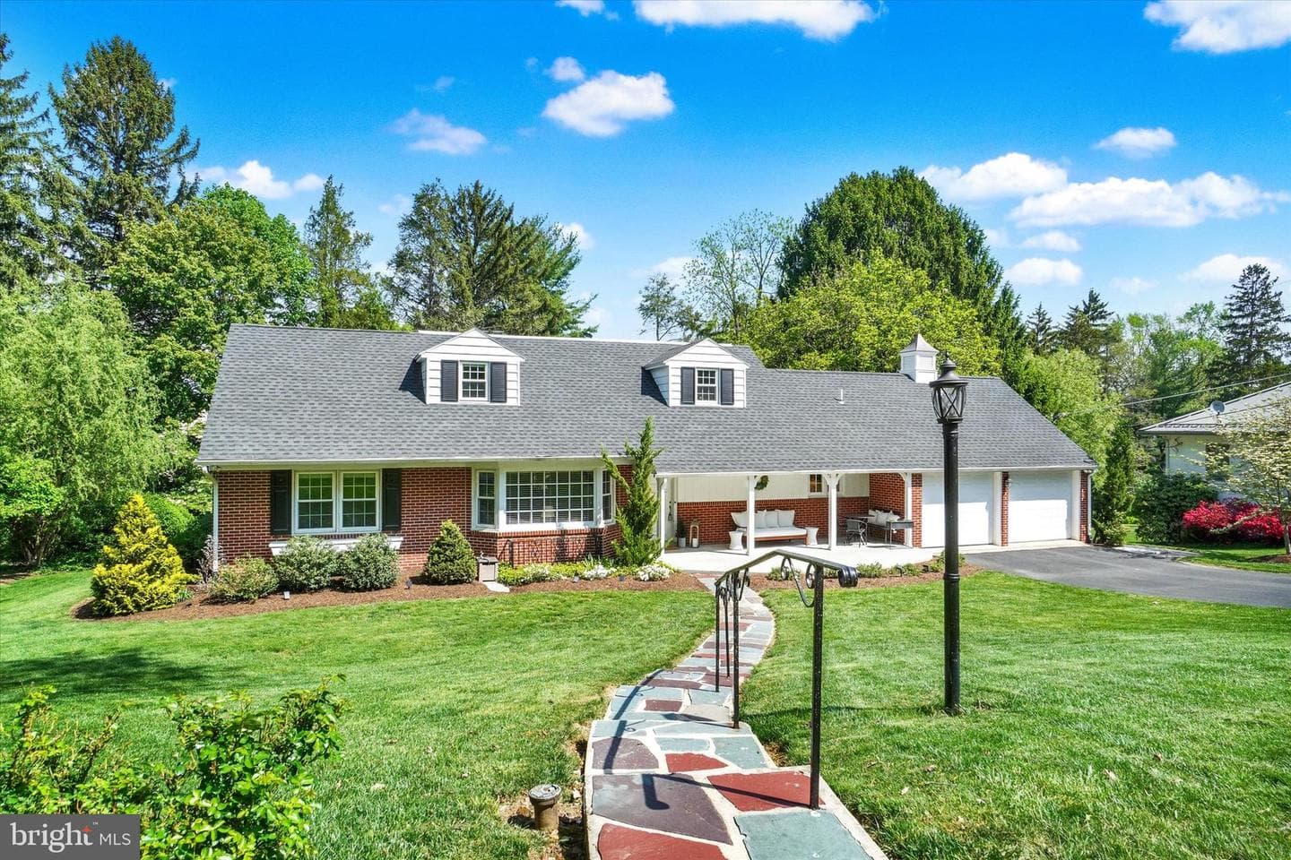 1235 Wiltshire Road photo 1