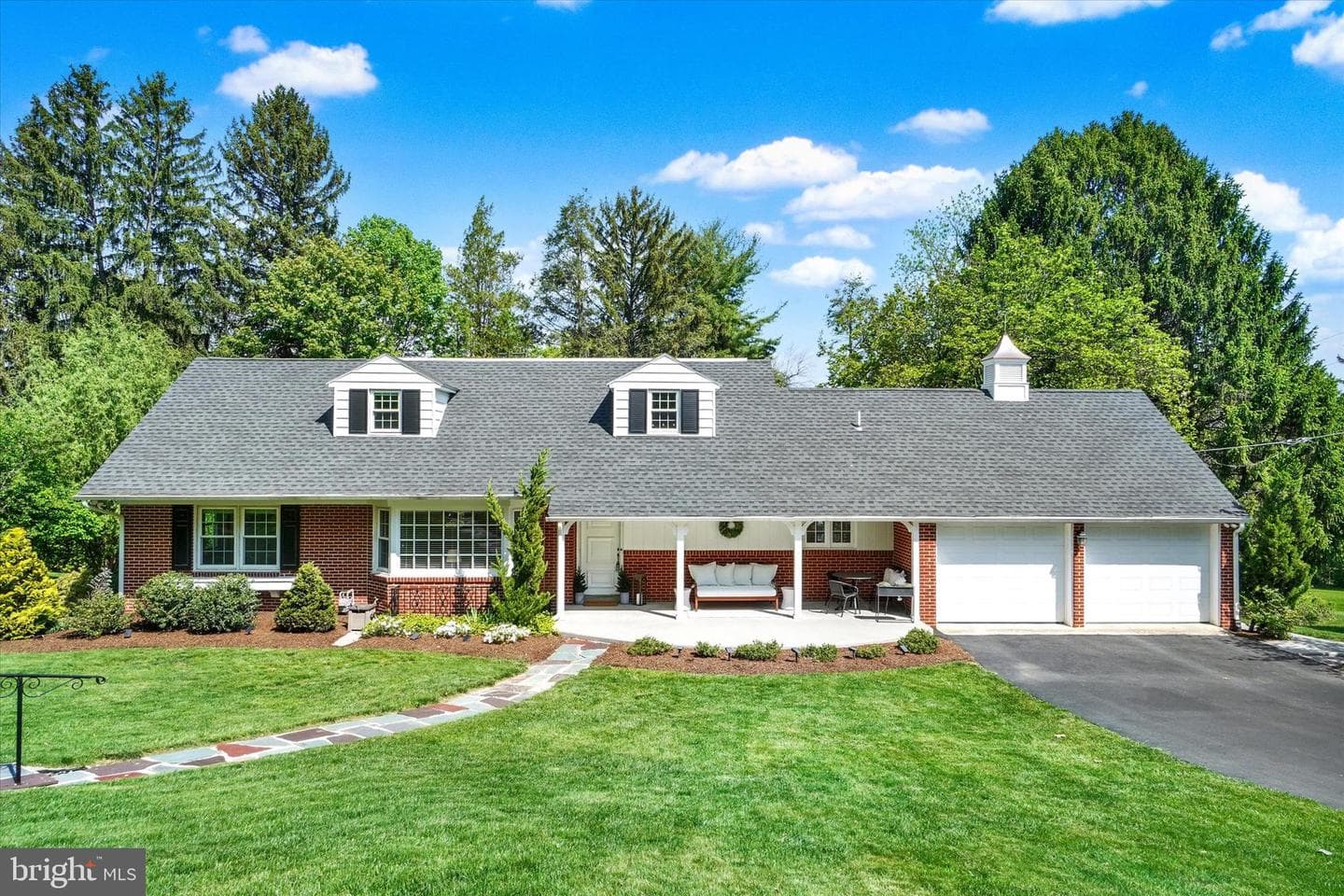 1235 Wiltshire Road photo 2