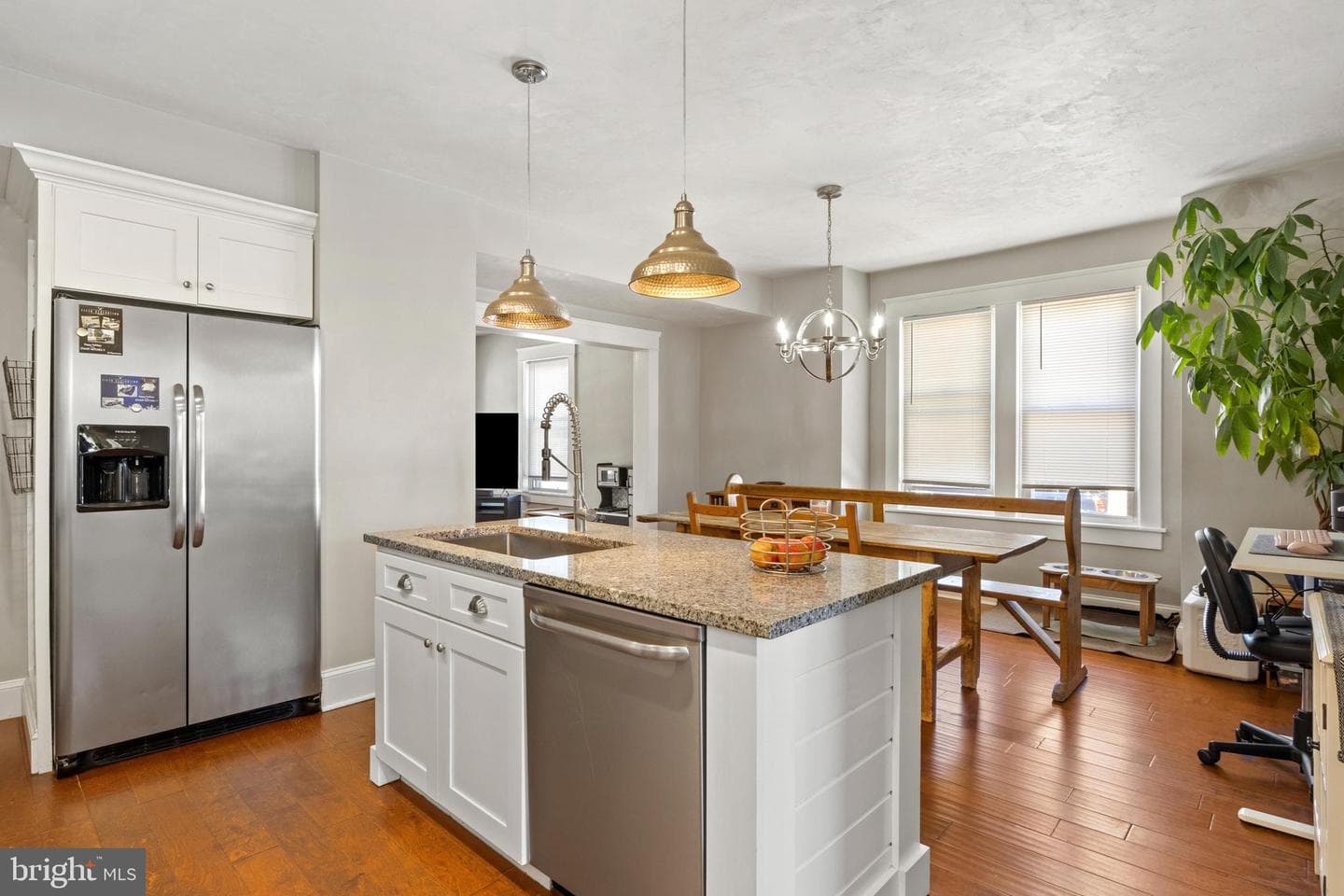 551 E Walnut Street photo 15