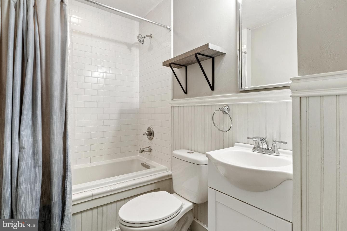 551 E Walnut Street photo 21