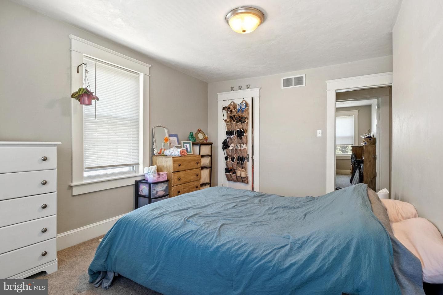 551 E Walnut Street photo 22