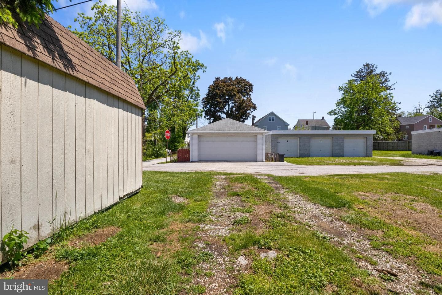 551 E Walnut Street photo 31