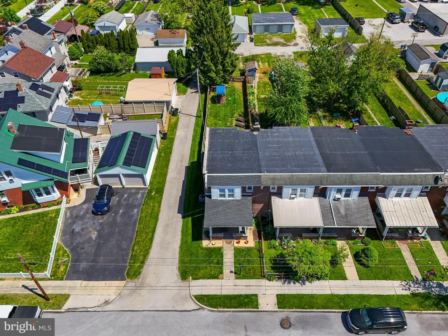 551 E Walnut Street photo 35