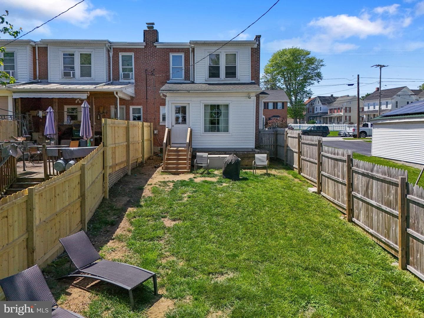 551 E Walnut Street photo 39