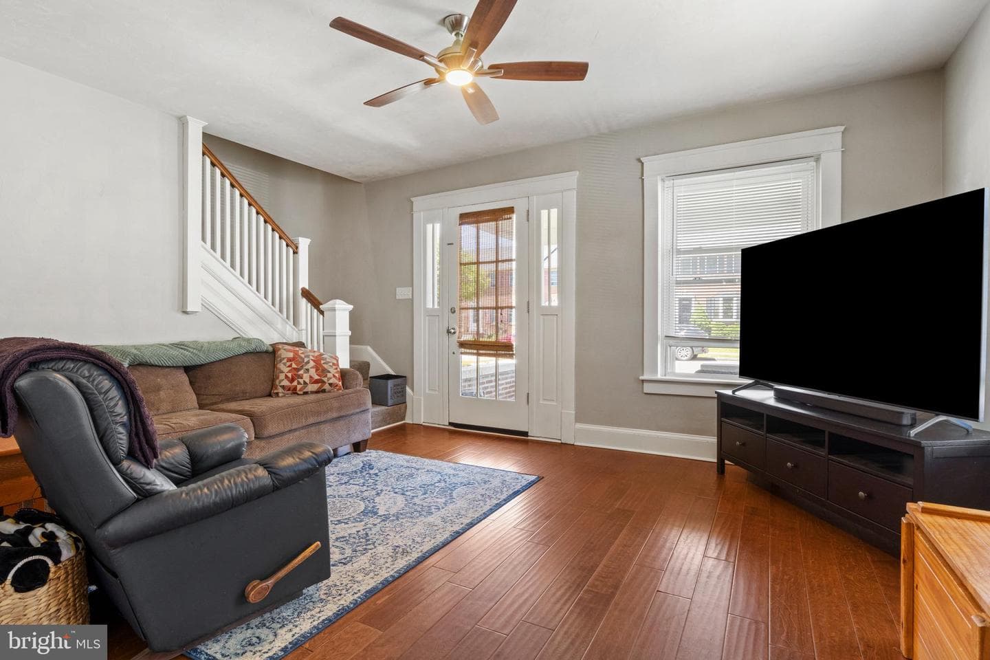 551 E Walnut Street photo 7