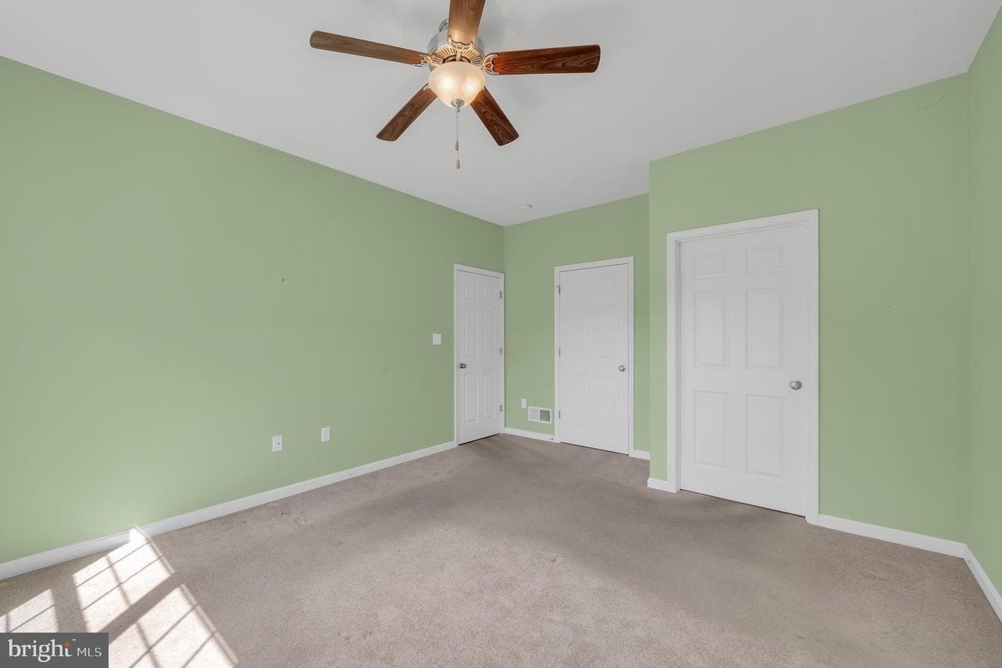 735 Washington Avenue photo 11