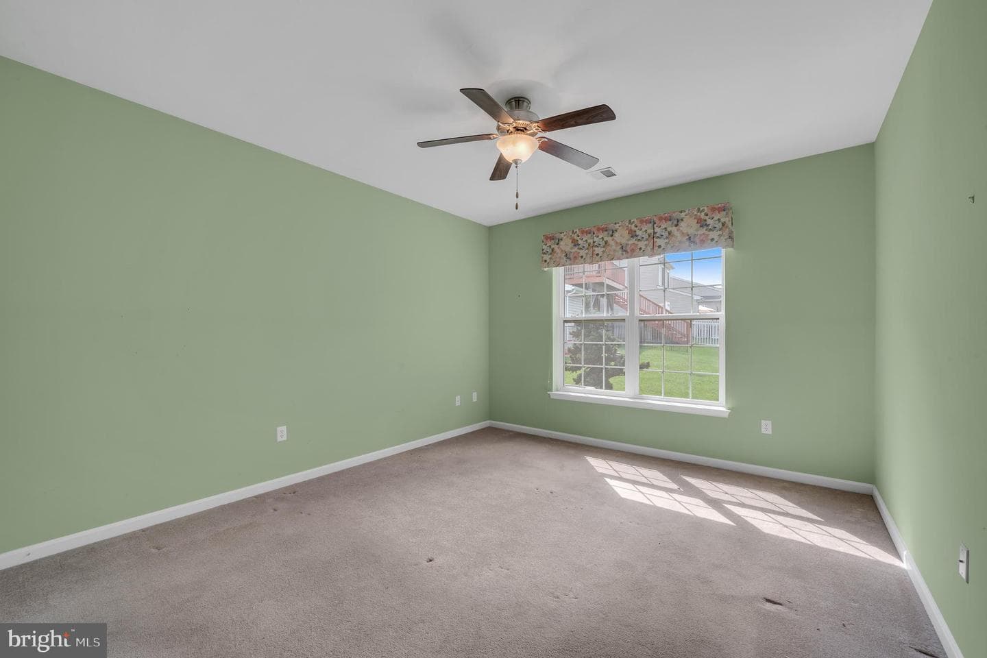 735 Washington Avenue photo 12