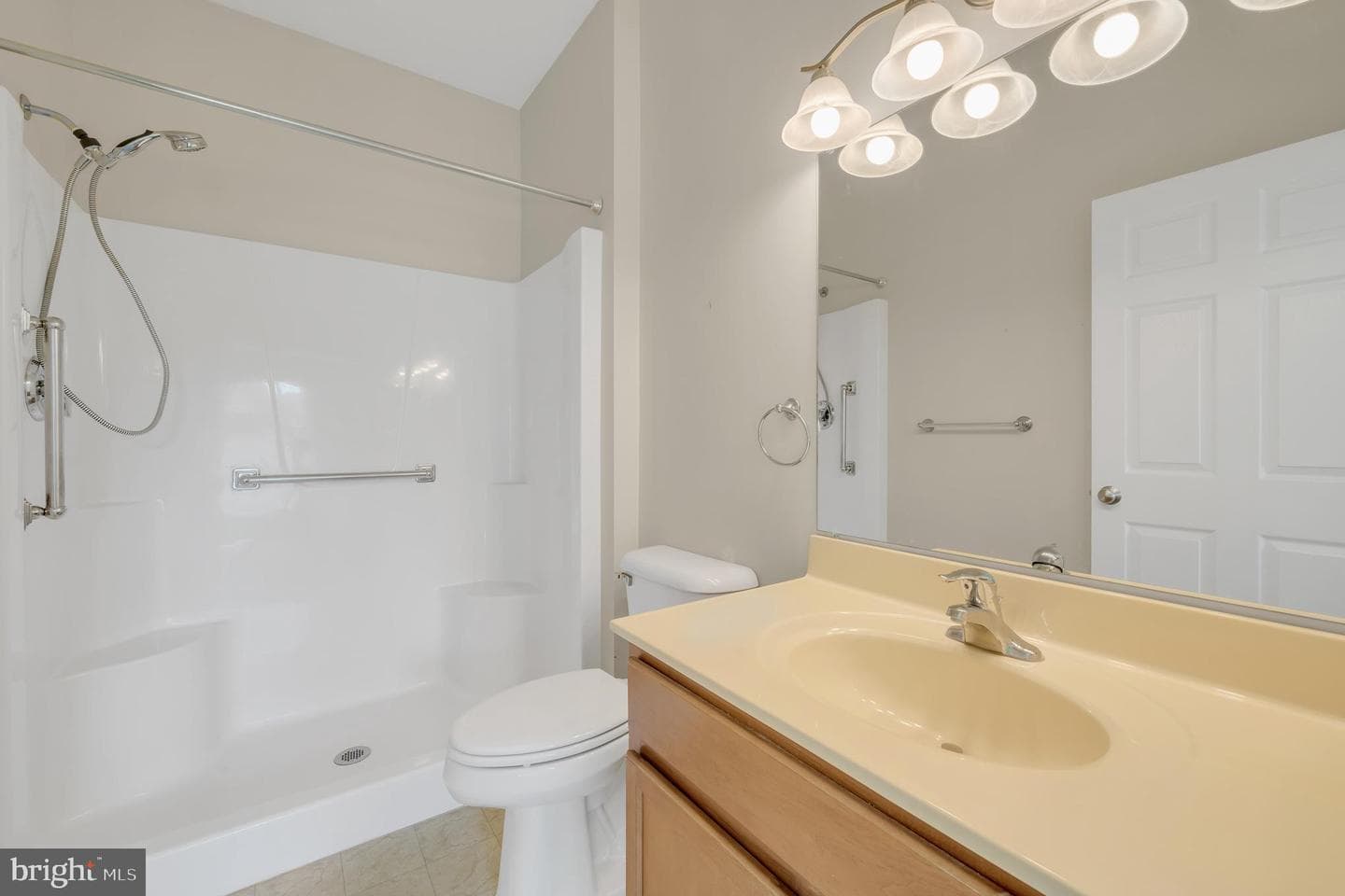 735 Washington Avenue photo 14