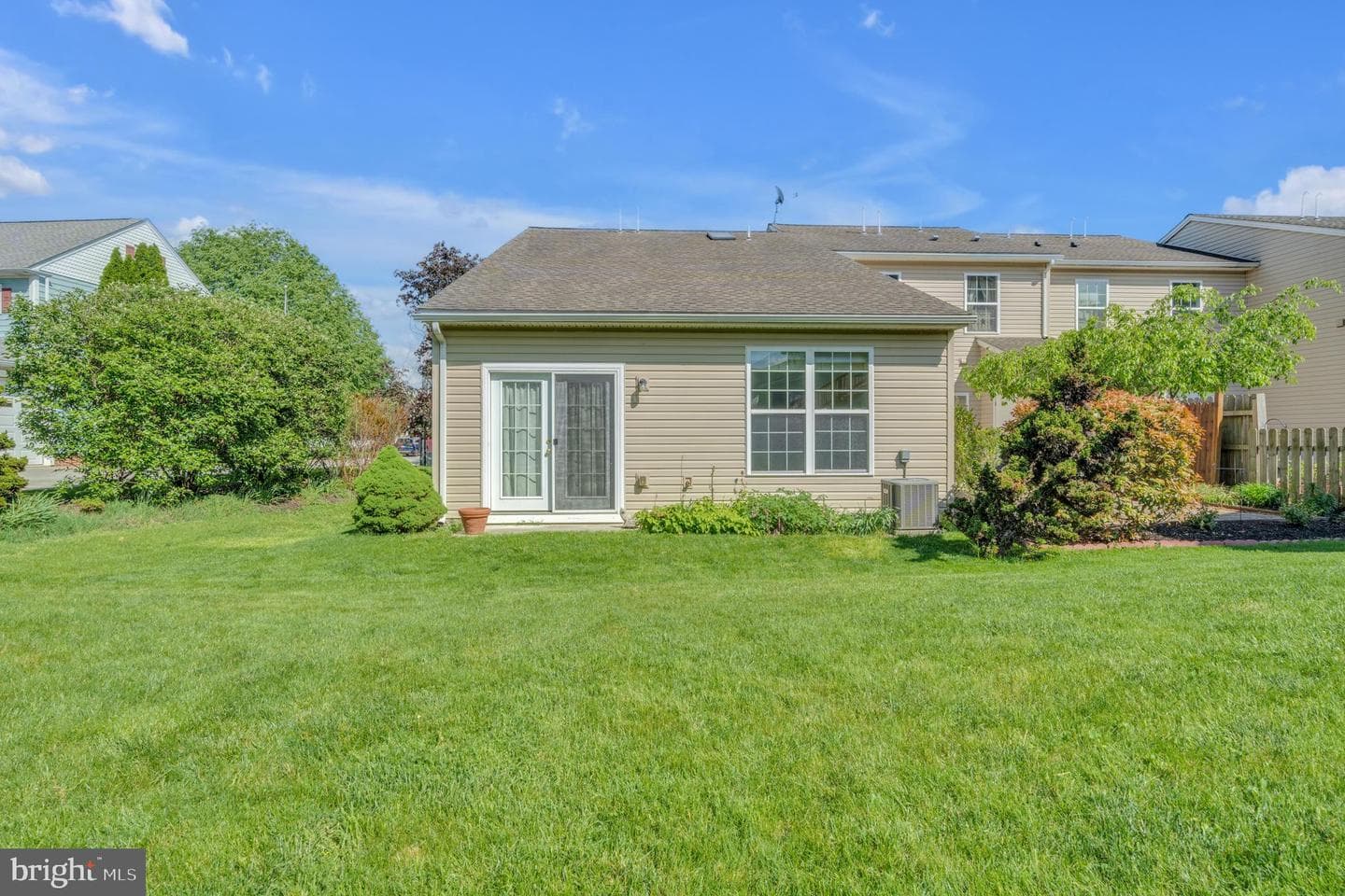 735 Washington Avenue photo 23