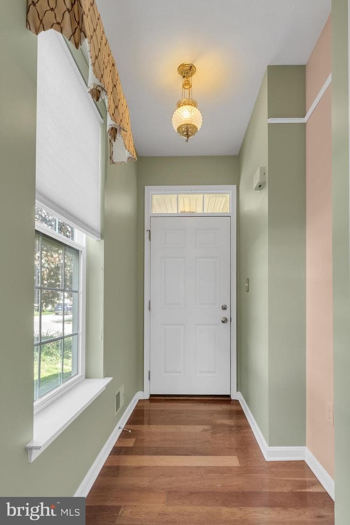 735 Washington Avenue photo 9