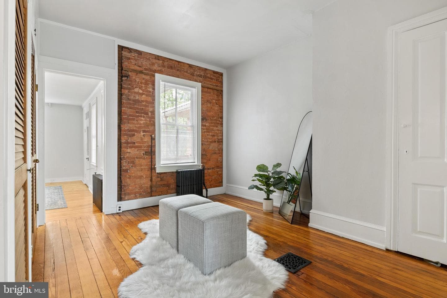240 W Philadelphia Street photo 22