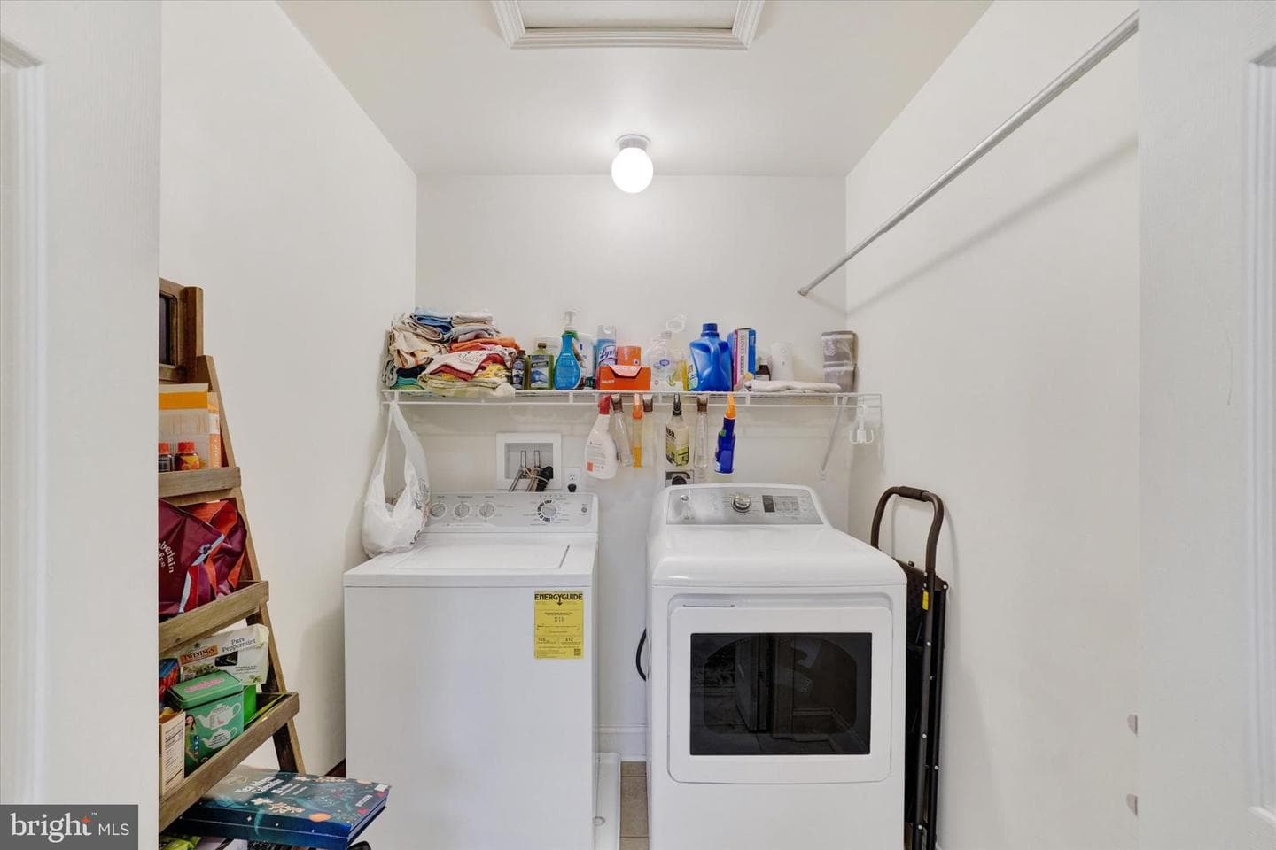 3070 W Market Street photo 15