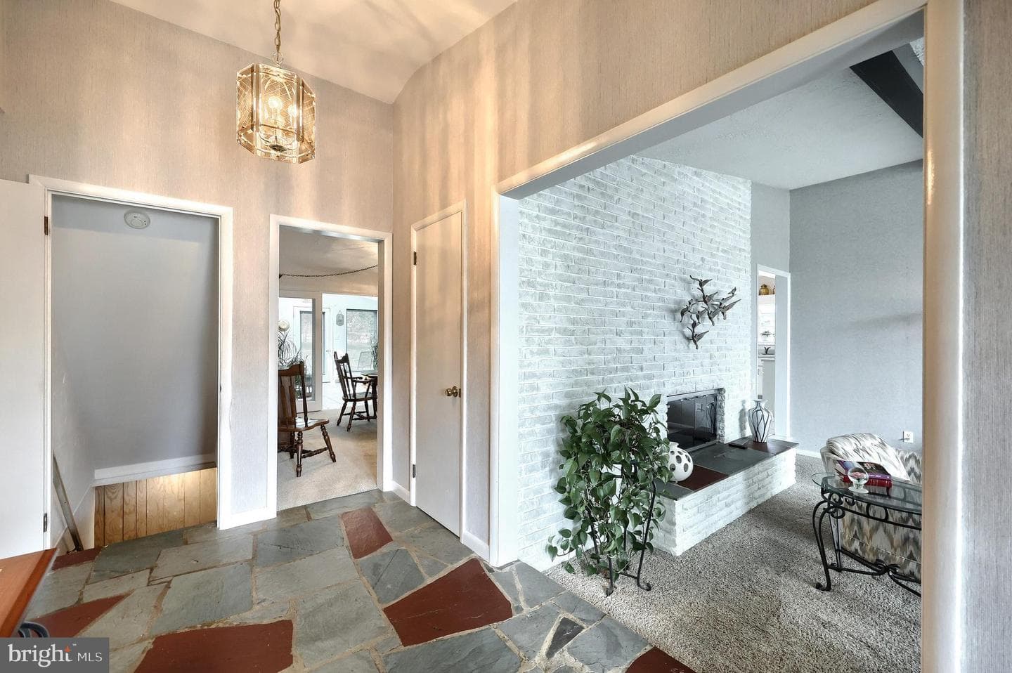 100 West Avenue photo 16