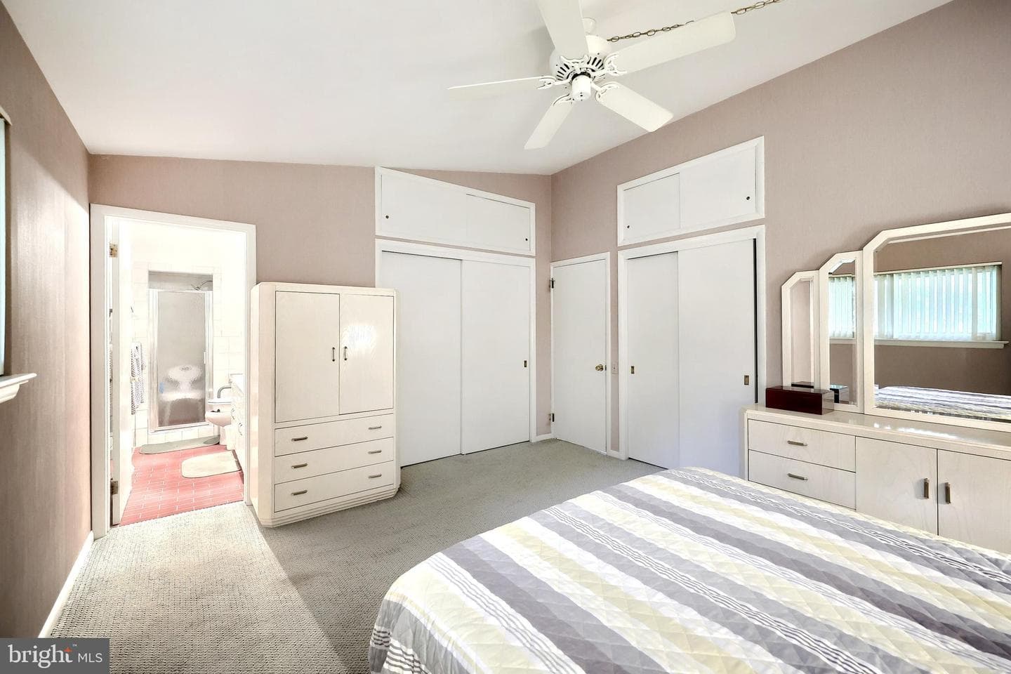 100 West Avenue photo 34