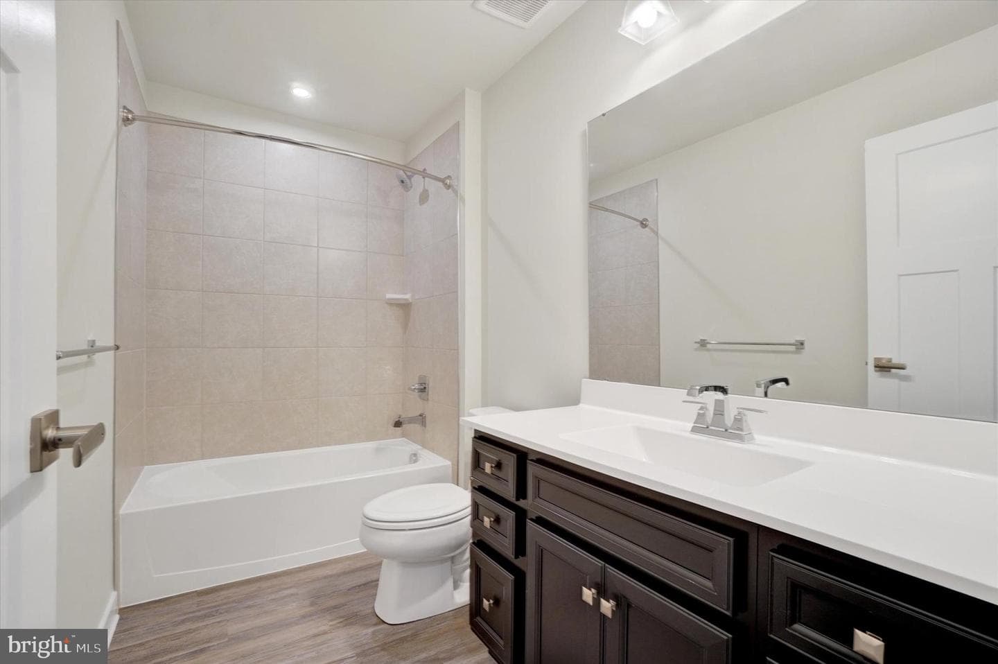66 Lady Harrington Drive photo 23