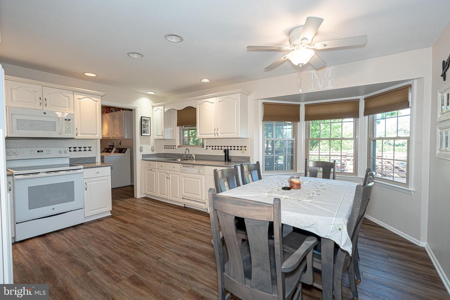 3515 Harrowgate Road photo 15