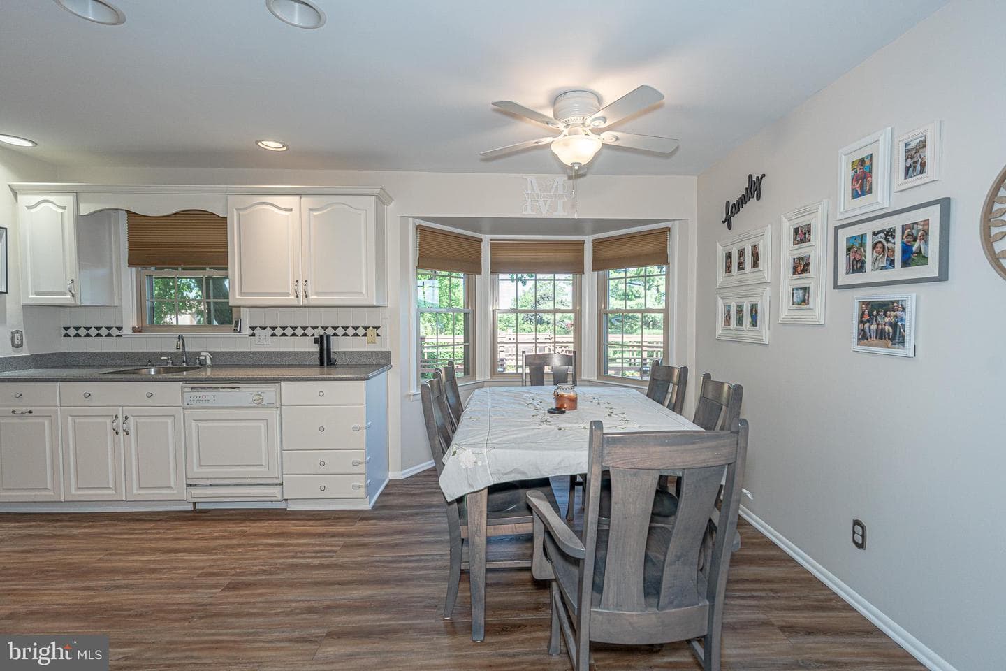3515 Harrowgate Road photo 17